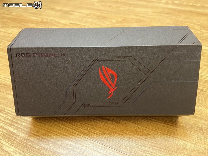 點我看大圖 ROG Phone II TwinView Dock 雙螢幕基座微開箱
