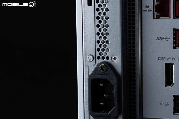 MSI Prestige P100 主機、PS341WU 顯示器 龍魂下的創作者美學！