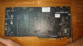 顯卡PCB出這麼多油是正常的嗎?