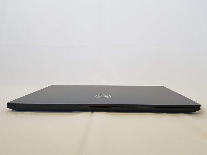 【小宅開箱】【簡測】MSI Modern 15 A10M 設計系愛用系列之一
