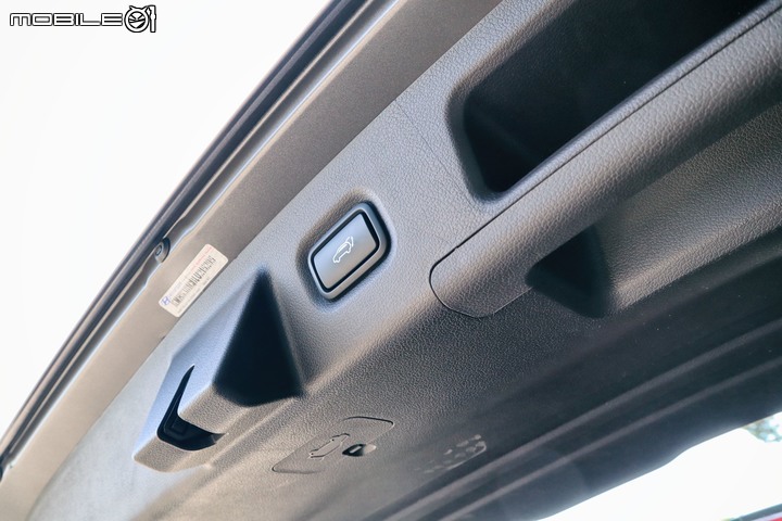 Hyundai Santa Fe 柴油旗艦版試駕;質感升級,空間機能引人入勝!