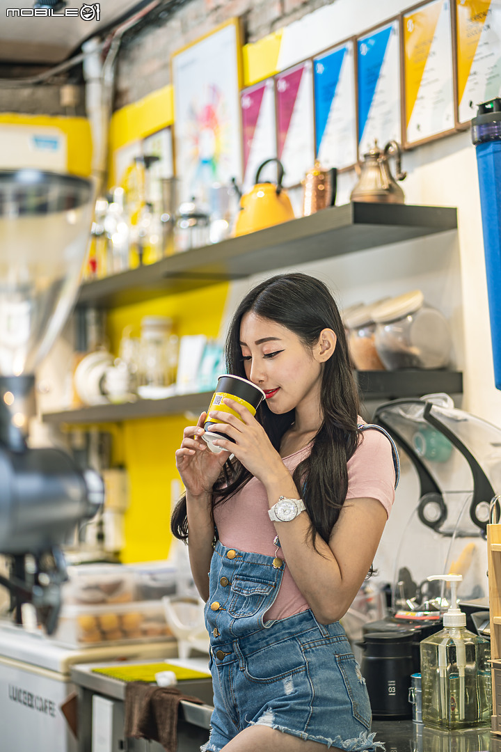 點我看大圖 【開箱】拍妹子必備的定焦鏡?Sony FE 85mm F1.8拍照、錄影開箱測試