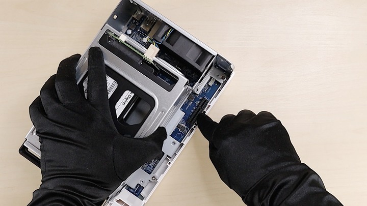 NAS 小鋼炮 QNAP TS-251D、WD SA500 SSD、PCIe Card 一覽開箱與安裝