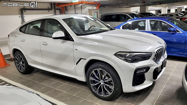 點我看大圖 BMW X6 40i m sport 開箱文!