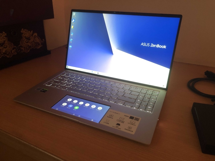 UX534 簡單開箱