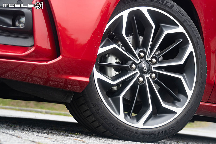 Ford Focus ST-Line 扭力樑 vs Lommel 賽道特化獨立式懸吊！實測決戰！