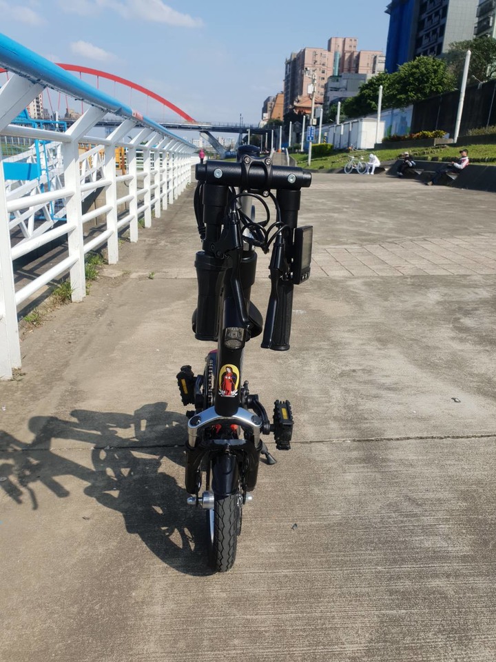 我又買了一台BIRDYEDGE腳踏車越野黑騎士