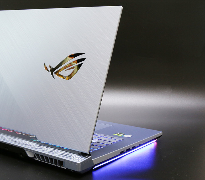 神龍大俠之我要開箱ROG STRIX G