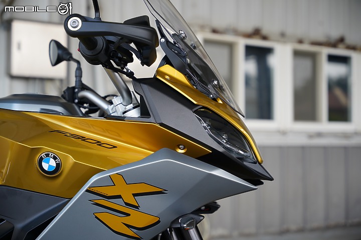 【開箱】BMW Motorrad F 900 XR 空運抵台 開木箱賞車！