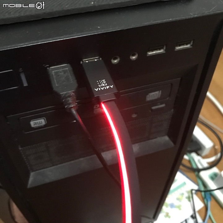 最近購入了一個很狂的USB發光線--VIVIFY ACESO W10 開箱