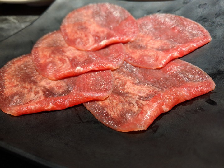 【食記】台北松江南京站 椒心苑 | 大口吃鮮肉,麻辣鍋吃到飽,哈根達斯與莫凡彼