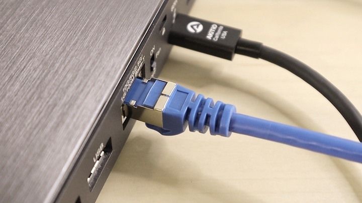 滿足專業特殊族群的 Thunderbolt 3 Docking，配備 10GbE、eSATA、12V 風扇散熱