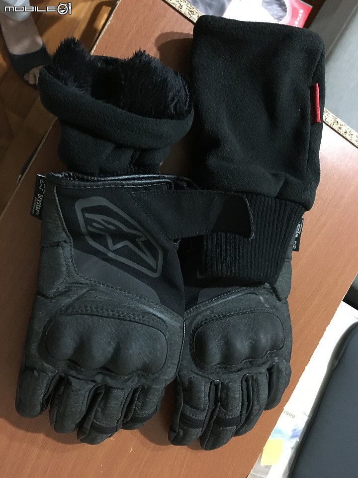 讓"既有的"牛仔褲跟短手套提升防護
