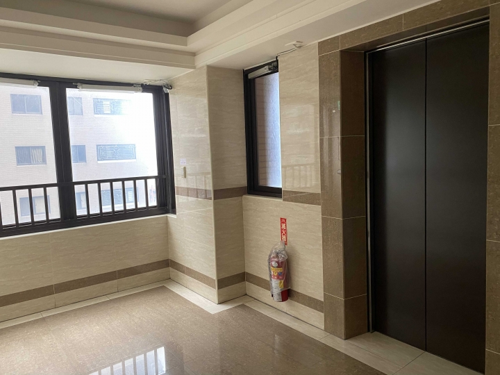 【求問】三房兩廳建案抉擇，內有選手