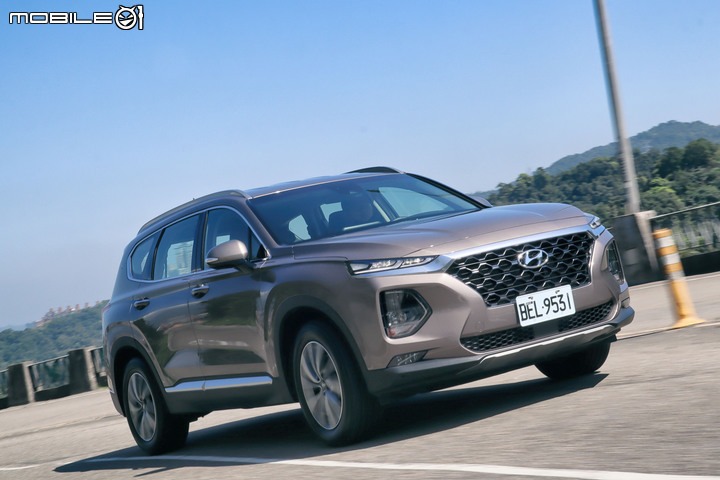 Hyundai Santa Fe 柴油旗艦版試駕；質感升級，空間機能引人入勝！