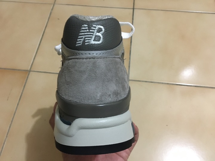 買了一雙new balance m998 元祖灰 不知道真假 ...