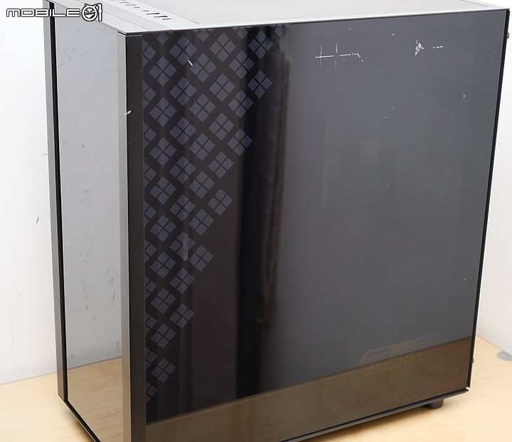 點我看大圖 車用防爆膜加持 BitFenix 火鳥 DAWN TG 黎明至尊 ATX 開箱