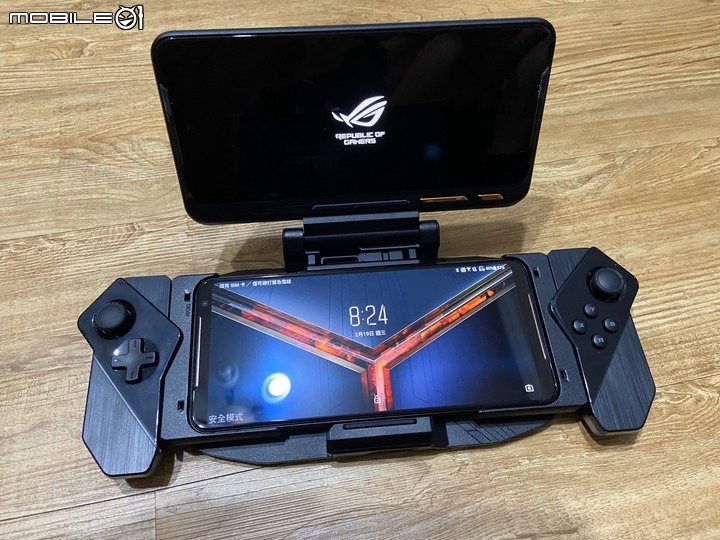 點我看大圖 ROG Phone II TwinView Dock 雙螢幕基座微開箱