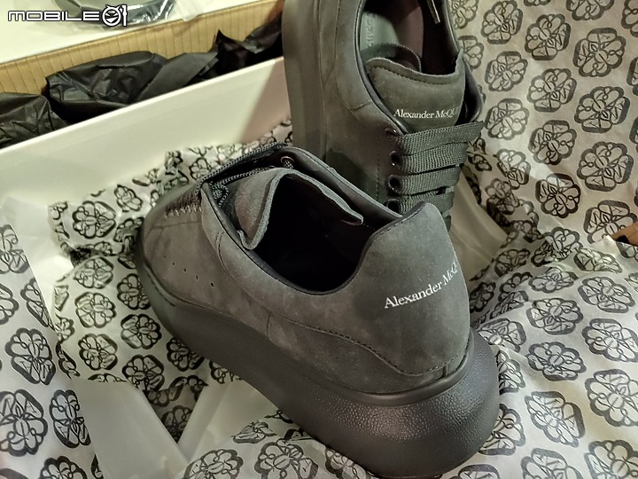 [開箱]  Mr. Porter ALEXANDER MCQUEEN Exaggerated-Sole Suede Sneakers