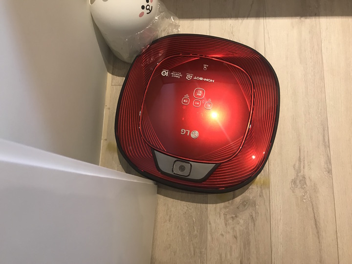 LG WIFI清潔機器人 x A9+ 讓你隨時可以帶客人回家