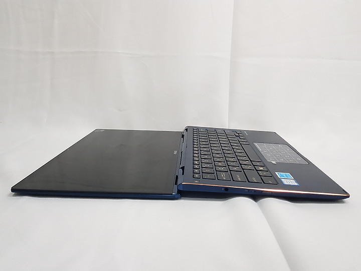 【小宅開箱】【簡測】ASUS ZenBook Flip UX362FA 360度。無能擊敗的美學