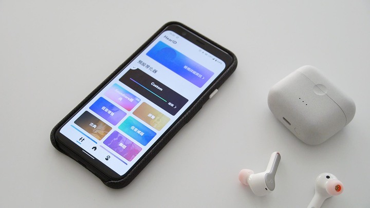 通話超越AirPods？Anker Soundcore Liberty Air 2 真無線藍牙耳機 | 清晰收音、Qi無線充電、APP自訂功能