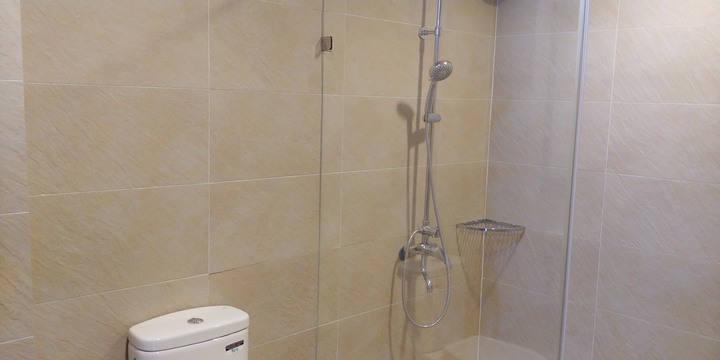 三年多的新屋沒入住浴室瓷磚脫落