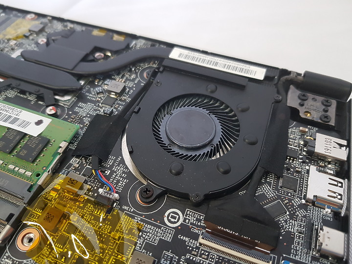 【小宅開箱】【簡測】MSI Modern 15 A10M 設計系愛用系列之一