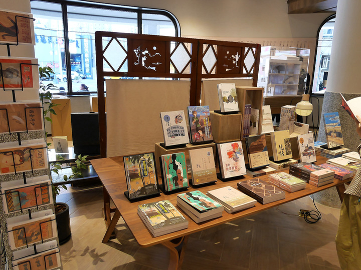 臺中市 中區 中央書局 — 穿越21年時光，再度重新的日治時期老書局