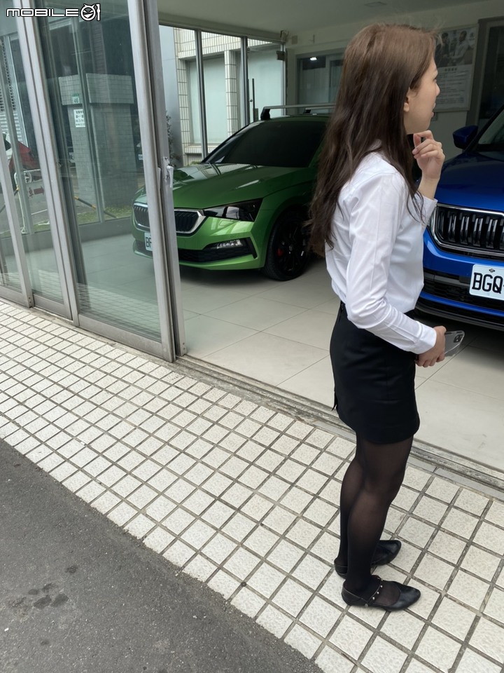 揮別舊愛,踏上綠階梯--Skoda Scala 1.0TSI 開箱!