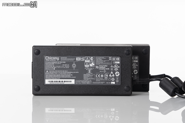 MSI GT76 Titan DT 9SG 旗艦電競筆電 泰坦效能機皇再次來襲！