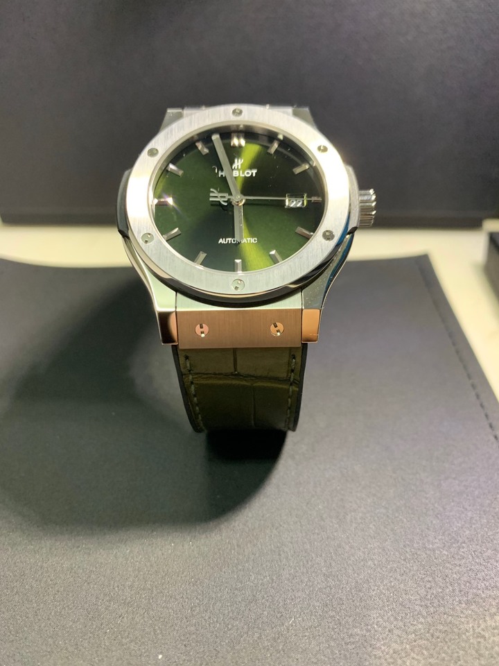 【不專業開箱】HUBLOT CLASSIC FUSION (542.NX.8970.LR)