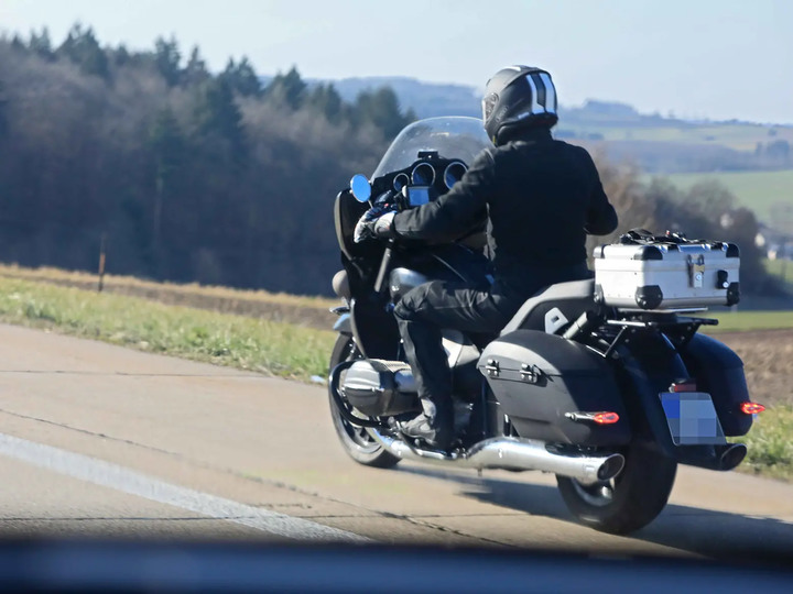 【海外快訊】BMW Motorrad 大排量氣冷引擎 Bagger 車型諜照、專利圖曝光