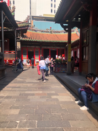 分享台北求姻緣聖地 「萬華龍山寺」