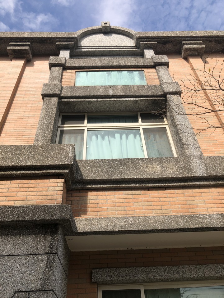 請教大家採光罩及隔音窗的問題
