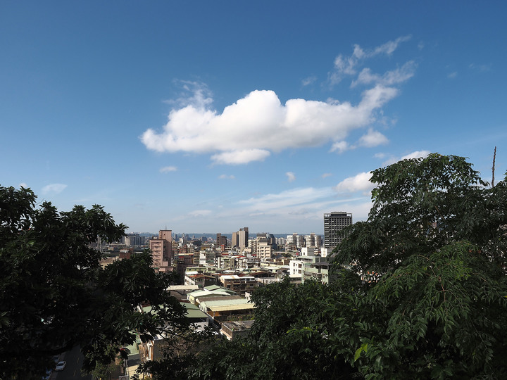 臺北市 士林區 芝山岩 — 一處能夠兼顧男女老少、喜愛自然者及人文者的市區小郊山