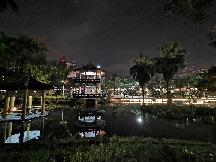 Galaxy S20+ 拍照評測(包含與Note10+、P30 Pro樣張比對)(3/9新增極昏暗場景)