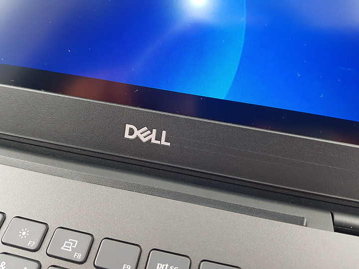 【小宅開箱】【簡測】DELL Inspiron 15-7590 屹立不搖的文書遊戲筆電