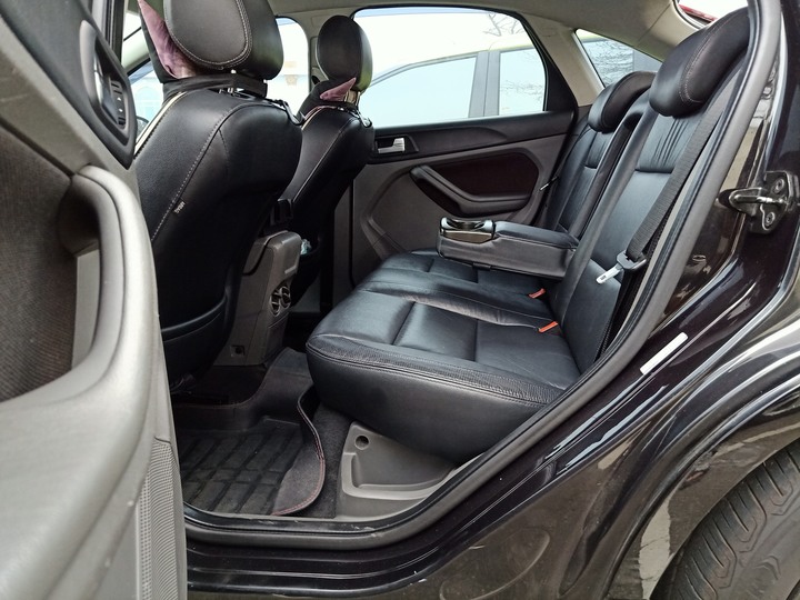 【經典開箱】Focus TDCi mk2.5 前車主/車主選配式樣(圖文太多，慎入)【汽車收藏迷報到】