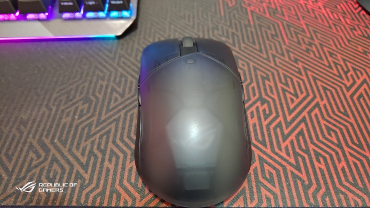 ROG Pugio ii FPS遊戲必敗無線滑鼠（簡單開箱）