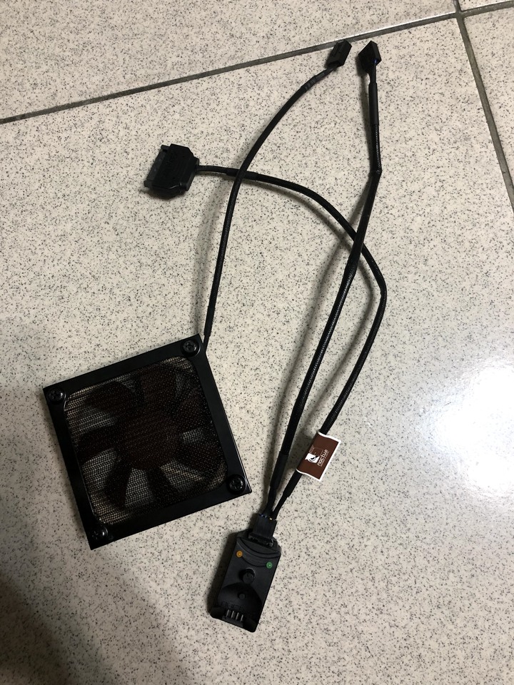 RT-86U，DIY散熱風扇。