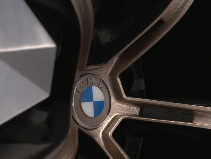 BMW品牌標誌大改款 藍白徽極簡平面化