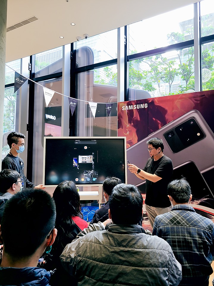 Galaxy S20 星體驗【一鍵拍錄★有照有錄★景深濾鏡★多視角  一按下全都給】