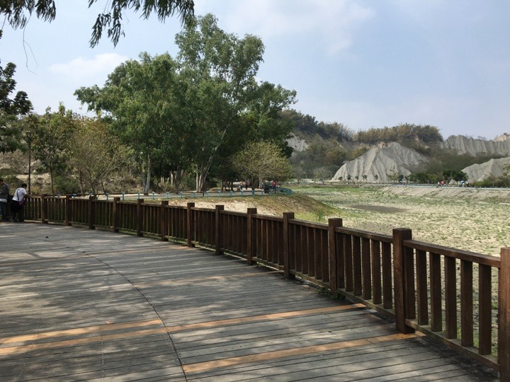 騎 車 到 月 球 ( 燕 巢、田 寮 )