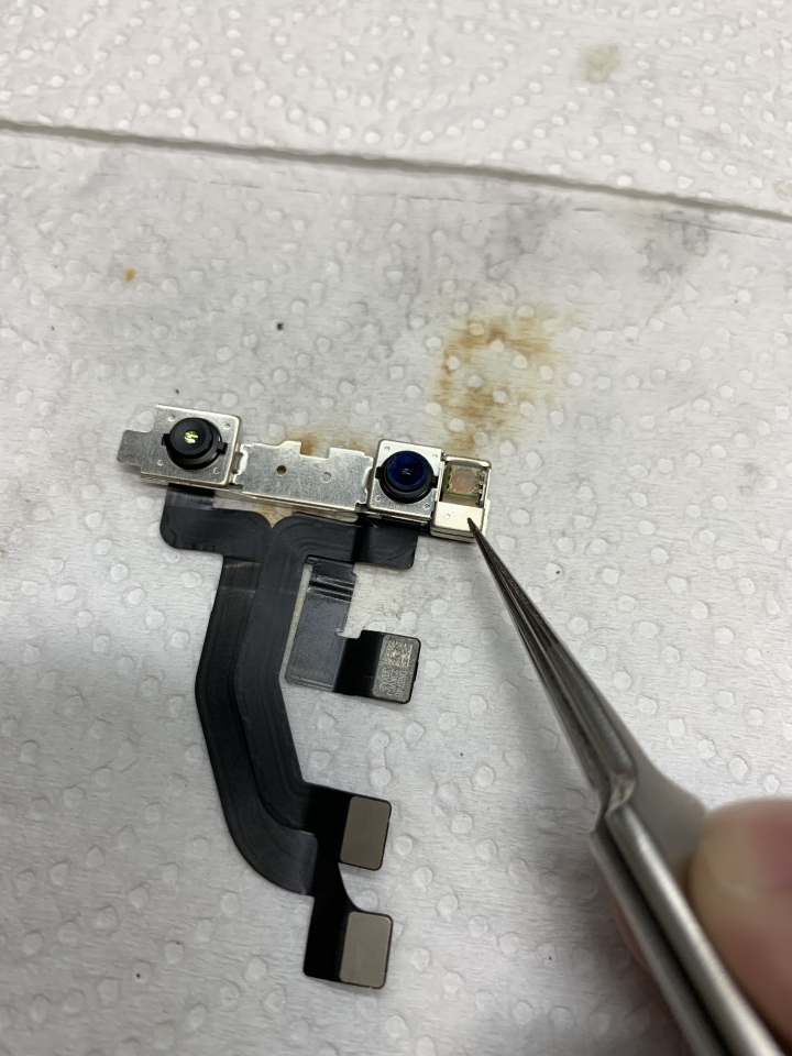 XS Face ID 摔機加進水維修實記~