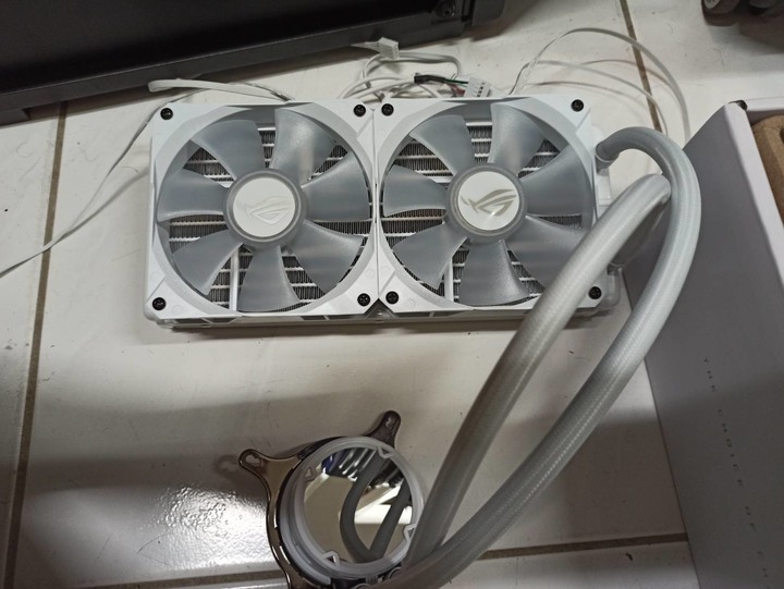 ROG Strix LC 240 RGB White Edition
