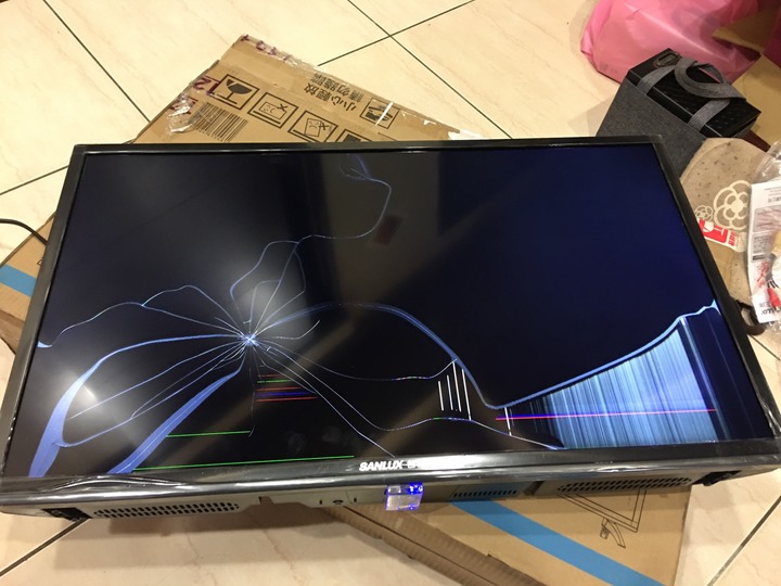 momo買電視(三洋)....一次都沒看就壞了....也不能退貨