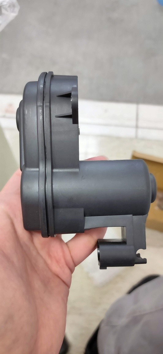 DIY F10電子手剎車馬達修復