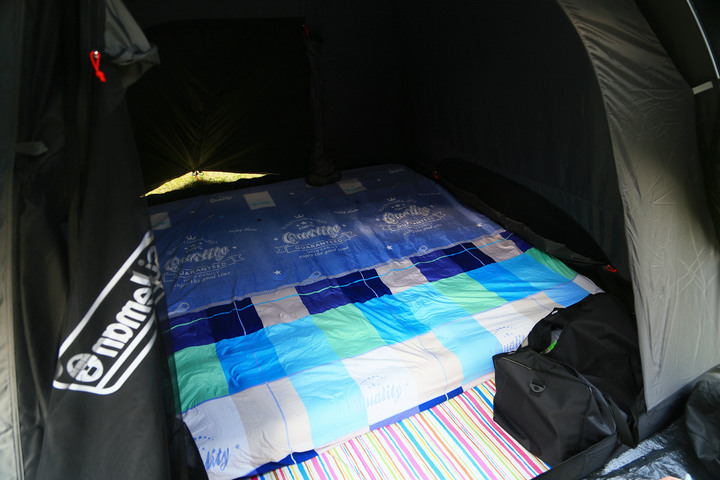 [開箱]Coleman 3025+ TOUGH圓頂露營帳篷(黑黑帳) ft. 泰坦天際哈比天幕