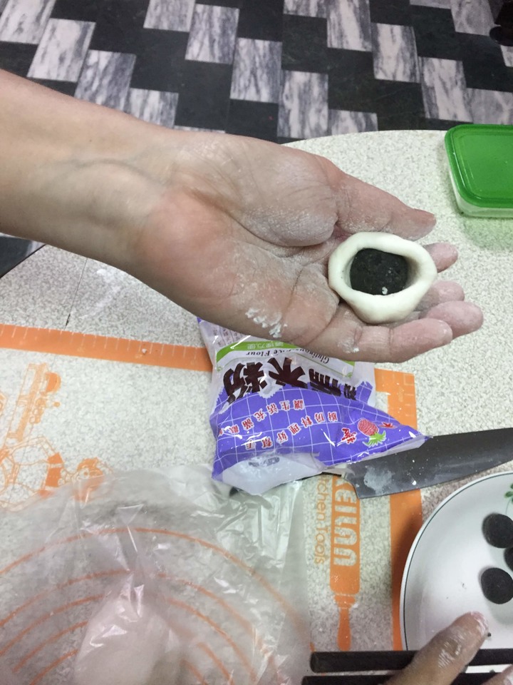 休假不能出門 在家手做湯圓